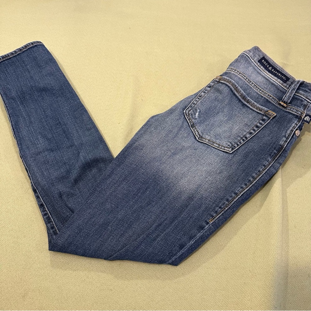 Rock & Republic “Berlin” jeans in a woman’s 8